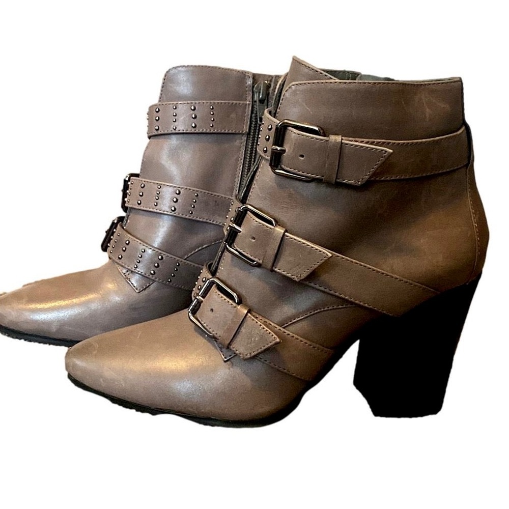 Aerosoles Leather Grey side zip booties, size 6 1/2